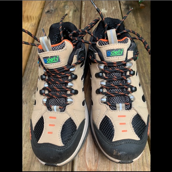 Womens Gdefy Radius Hiking Shoes 